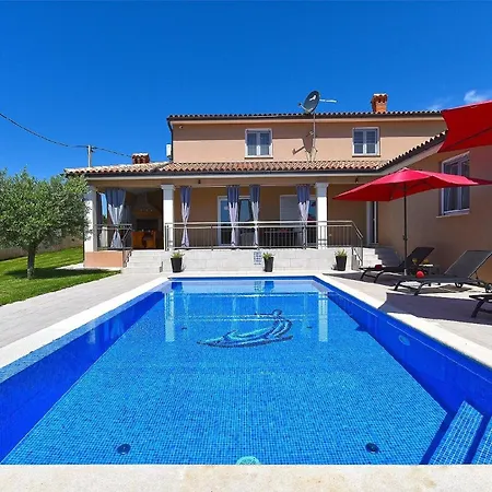Mit Privatpool Fuer 8 Personen Ca 130 Qm In Divsici, Istrien Suedkueste Von Istrien Holiday home *