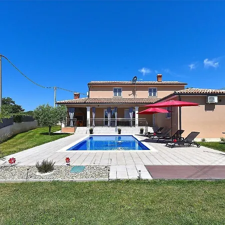 Mit Privatpool Fuer 8 Personen Ca 130 Qm In Divsici, Istrien Suedkueste Von Istrien Holiday home Divsici