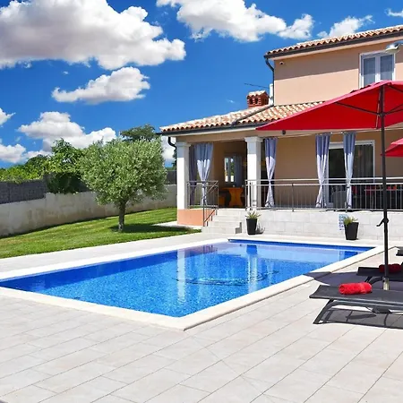 Holiday home Mit Privatpool Fuer 8 Personen Ca 130 Qm In Divsici, Istrien Suedkueste Von Istrien *