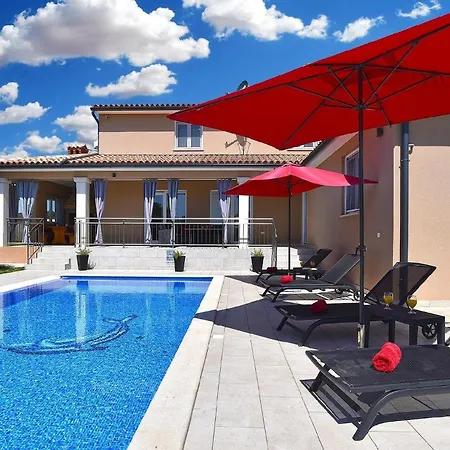 Holiday home Mit Privatpool Fuer 8 Personen Ca 130 Qm In Divsici, Istrien Suedkueste Von Istrien Divsici