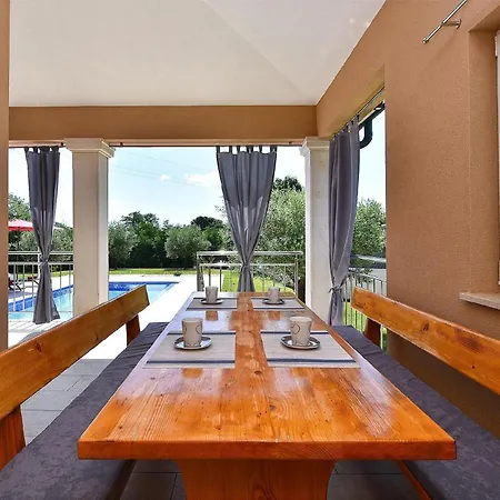 Mit Privatpool Fuer 8 Personen Ca 130 Qm In Divsici, Istrien Suedkueste Von Istrien Holiday home Divsici