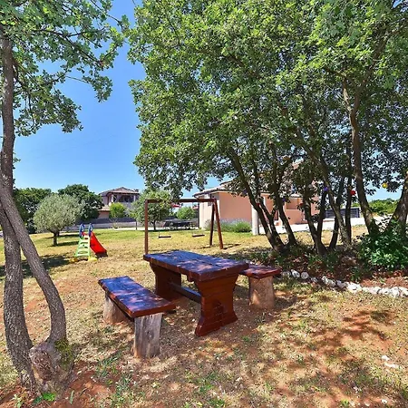 Holiday home Mit Privatpool Fuer 8 Personen Ca 130 Qm In Divsici, Istrien Suedkueste Von Istrien Divsici